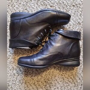 Women's Covington Ezra Black Ankle Boots Size 6 Medium New In Box